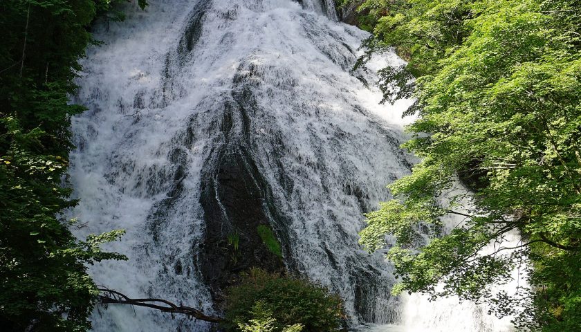 栃木県の絶景スポット「湯滝」