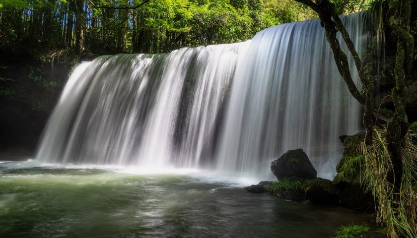 熊本県の絶景スポット「鍋ヶ滝」