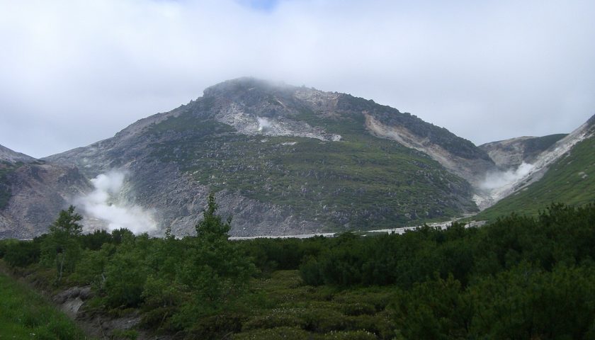 北海道の絶景スポット「アトサヌプリ」