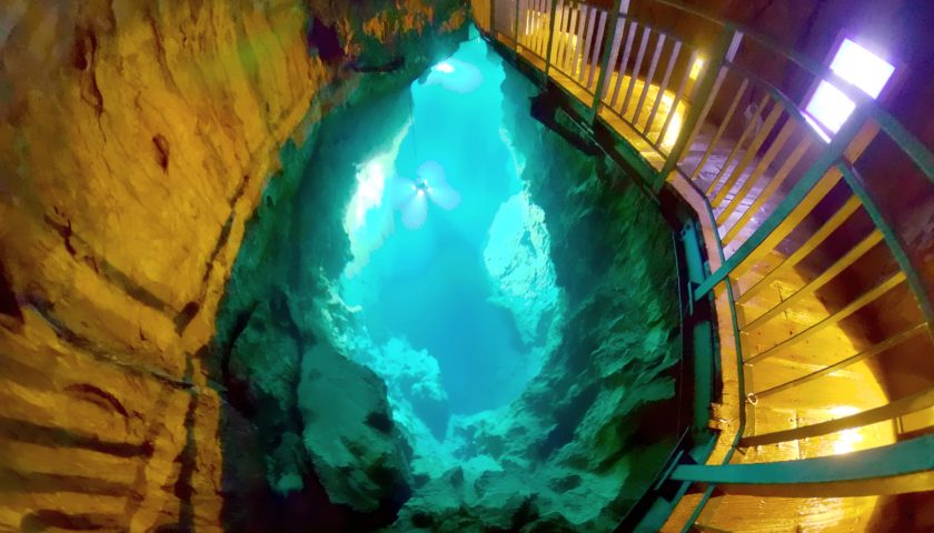 岩手県の絶景スポット「龍泉洞」