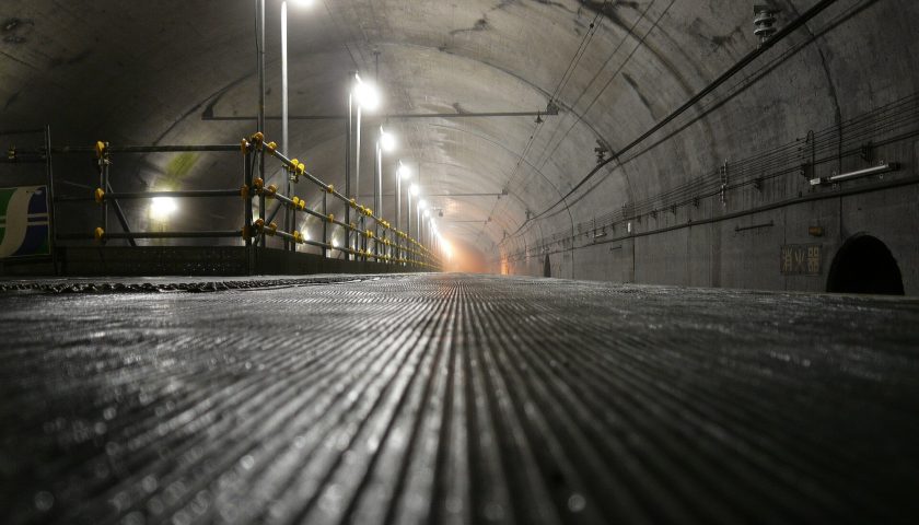 群馬県の絶景スポット「土合駅」