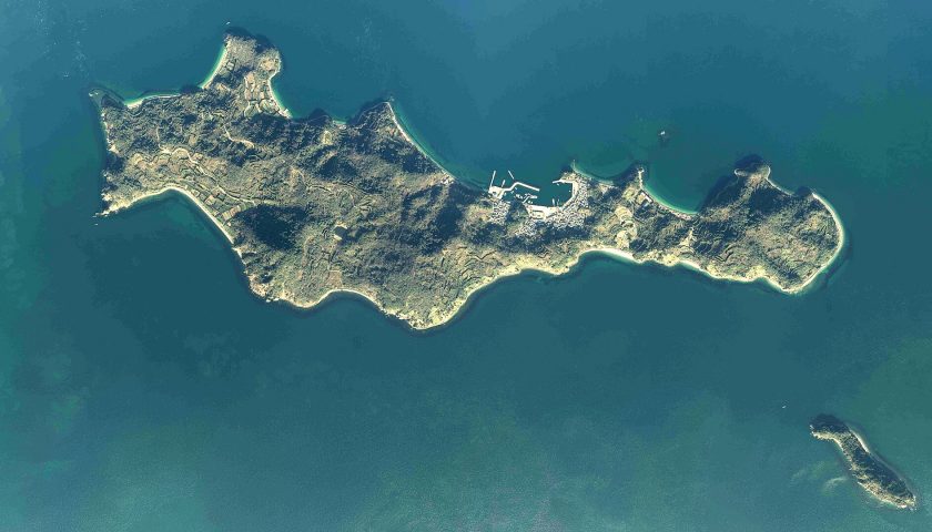 愛媛県の絶景スポット「二神島」