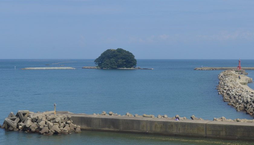 富山県の絶景スポット「唐島」
