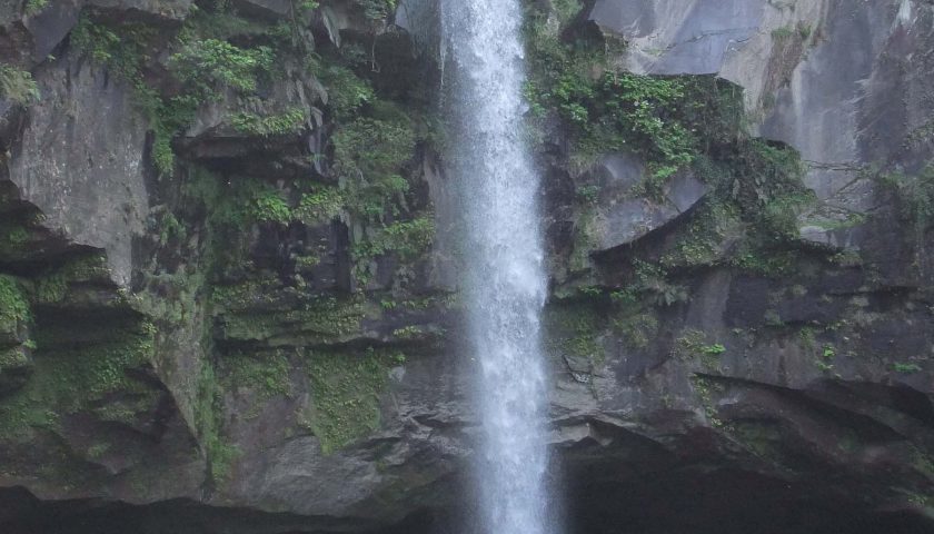 鹿児島県の絶景スポット「犬飼滝」