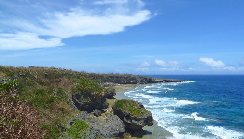 沖縄県の絶景スポット「荒崎」