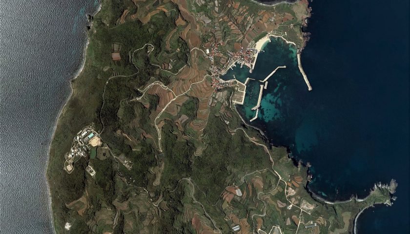 山口県の絶景スポット「見島」