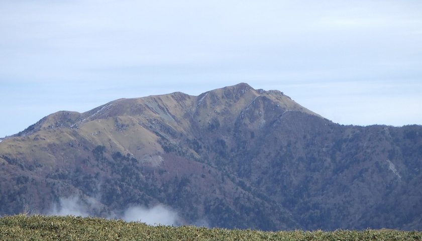 高知県の絶景スポット「三嶺」