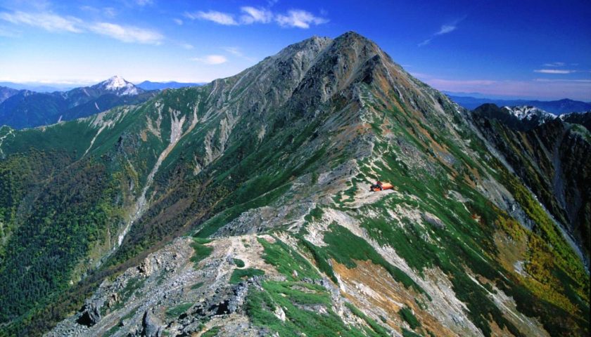 山梨県の絶景スポット「北岳」