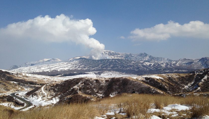 熊本県の絶景スポット「中岳」