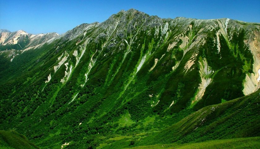 富山県の絶景スポット「水晶岳」