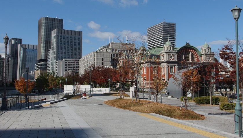 大阪府の絶景スポット「中之島公園 バラ園」