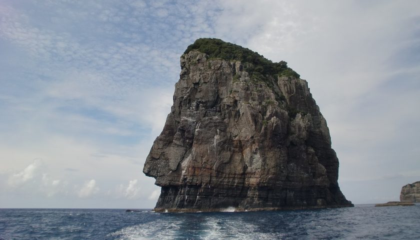 鹿児島県の絶景スポット「ナポレオン岩」