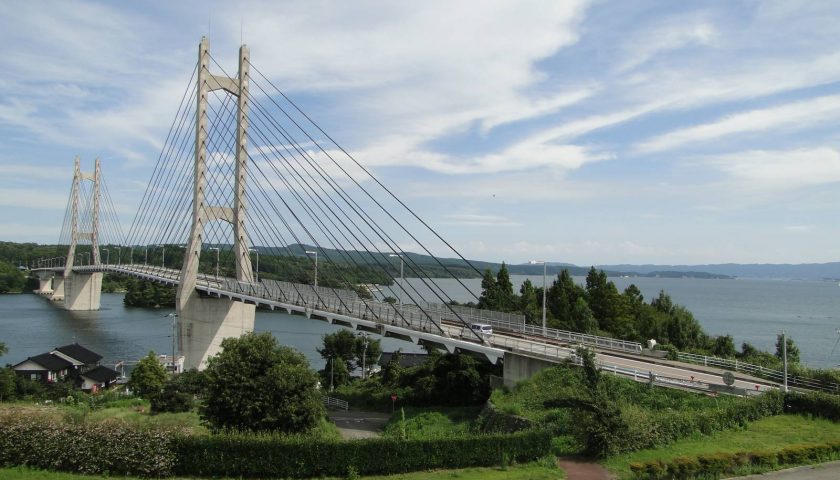 石川県の絶景スポット「中能登農道橋」
