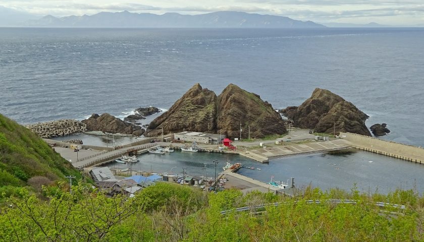 青森県の絶景スポット「帯島」
