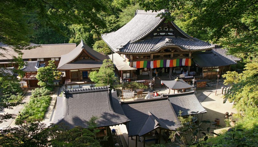奈良県の絶景スポット「岡寺」