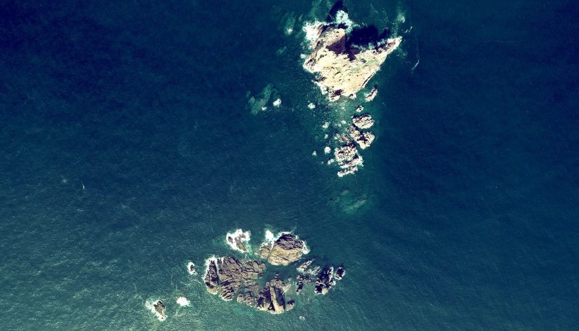 山形県の絶景スポット「御積島」