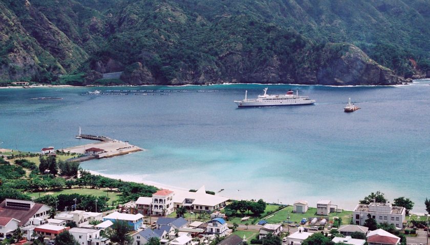 東京都の絶景スポット「父島」