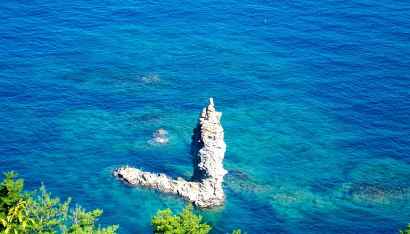 島根県の絶景スポット「ローソク島」