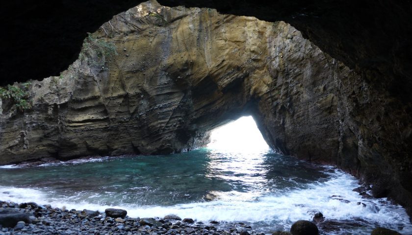 静岡県の絶景スポット「龍宮窟」