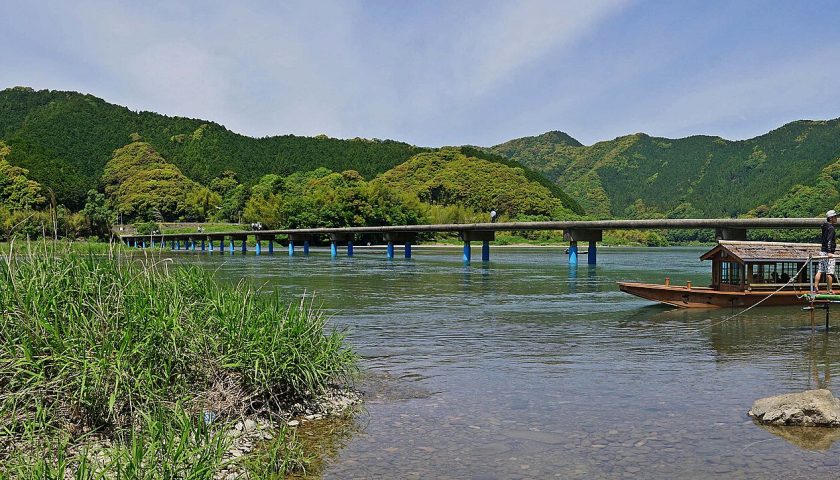 高知県の絶景スポット「佐田沈下橋」