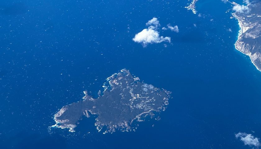 東京都の絶景スポット「式根島」