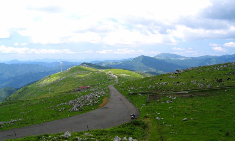 高知県の絶景スポット「四国カルスト 天狗高原」