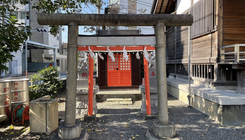 青森県の絶景スポット「高山稲荷神社」