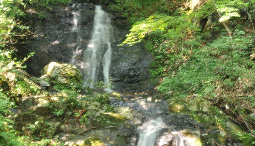 岡山県の絶景スポット「横野滝」