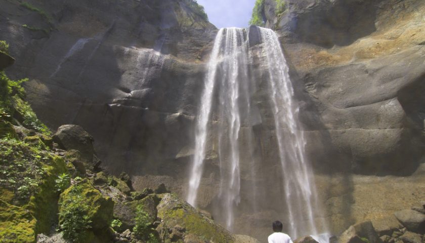 北海道の絶景スポット「インクラの滝」
