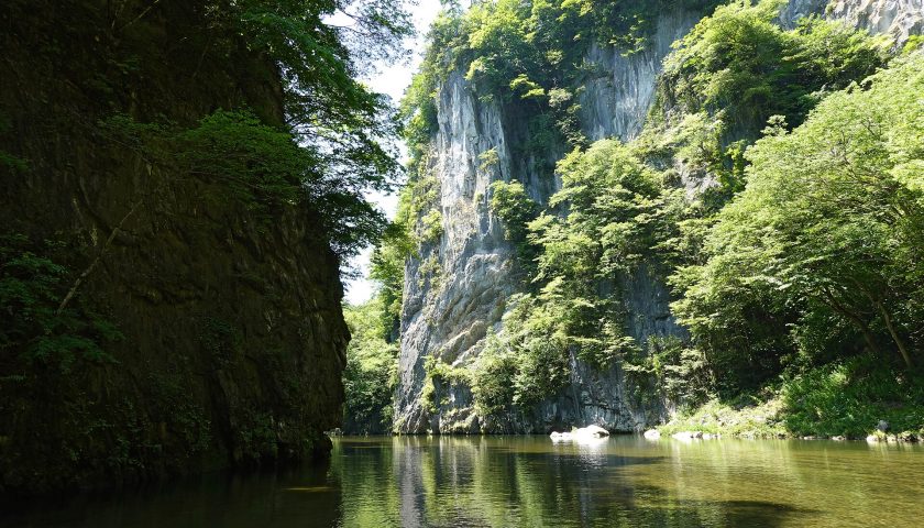 岩手県の絶景スポット「猊鼻渓」