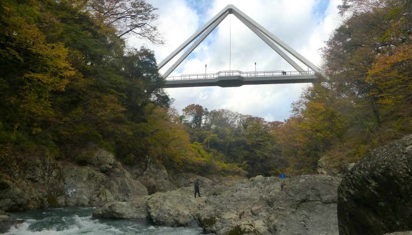 群馬県の絶景スポット「はねたき橋」
