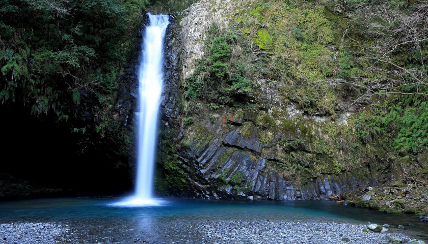 静岡県の絶景スポット「浄蓮の滝」