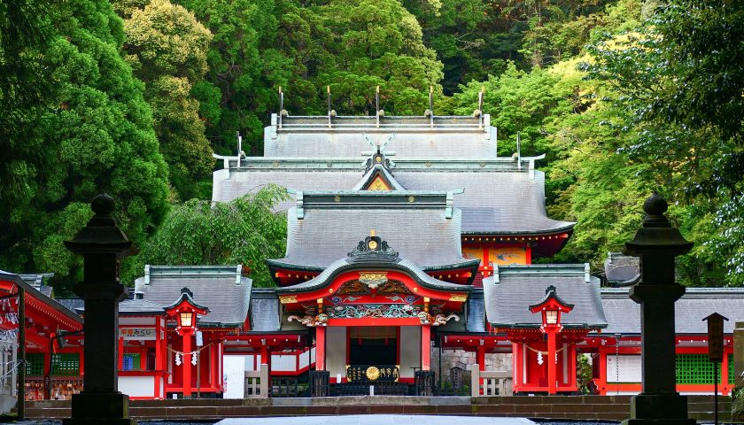 鹿児島県の絶景スポット「霧島神宮」