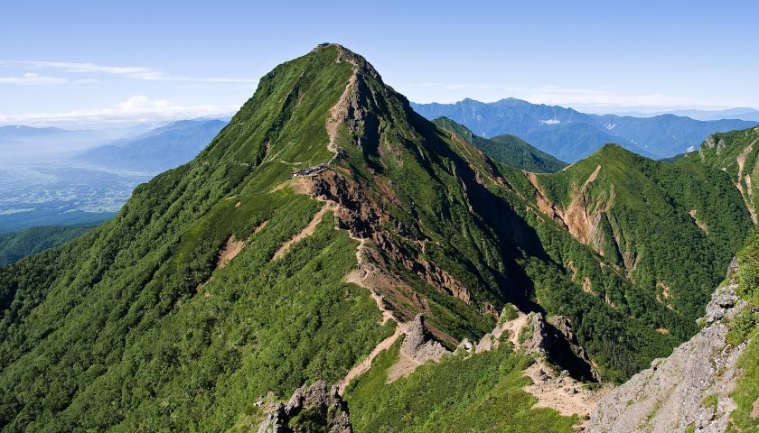 長野県の絶景スポット「赤岳」