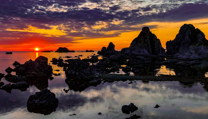 新潟県の絶景スポット「佐渡 夫婦岩」