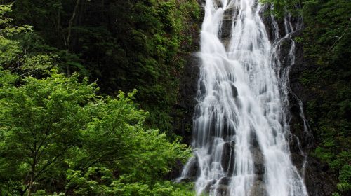 丸神の滝の絶景写真