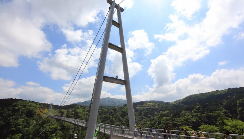 大分県の絶景スポット「九重“夢”大吊橋」