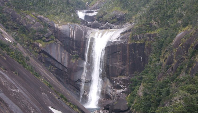 鹿児島県の絶景スポット「千尋の滝」