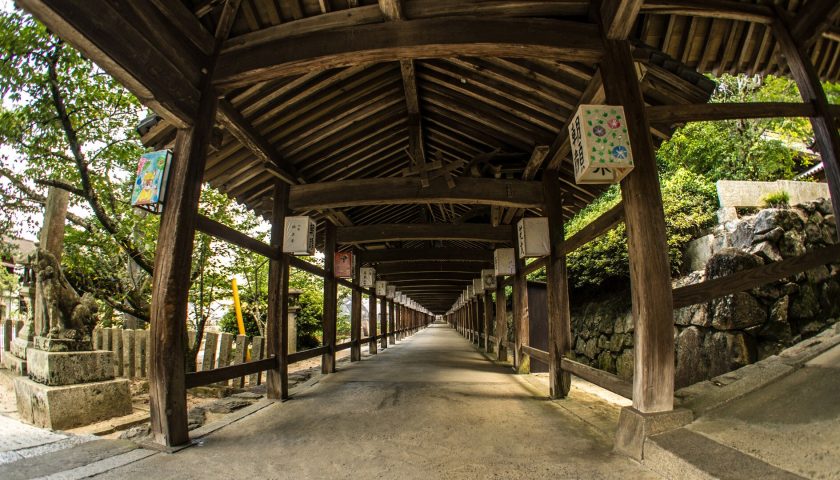 岡山県の絶景スポット「吉備津神社の廻廊」