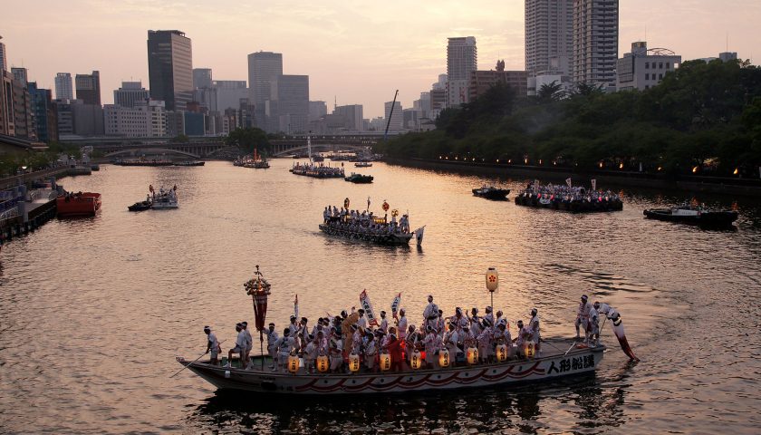 大阪府の絶景スポット「天神祭」