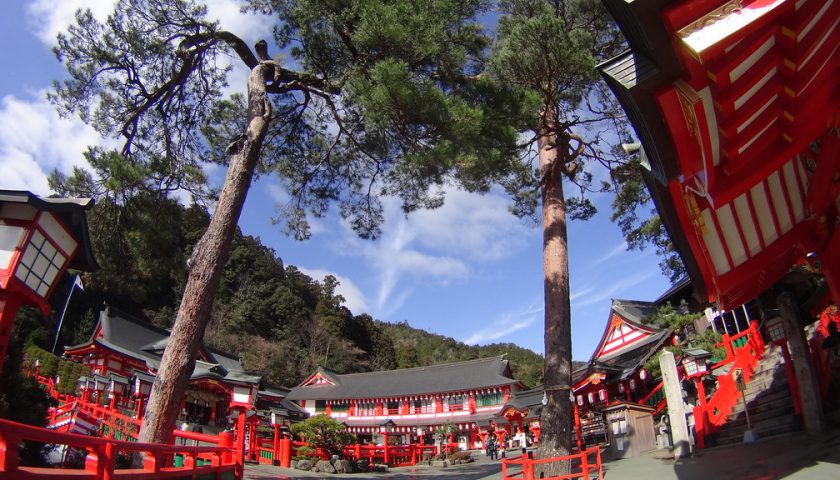 島根県の絶景スポット「太皷谷稲成神社」