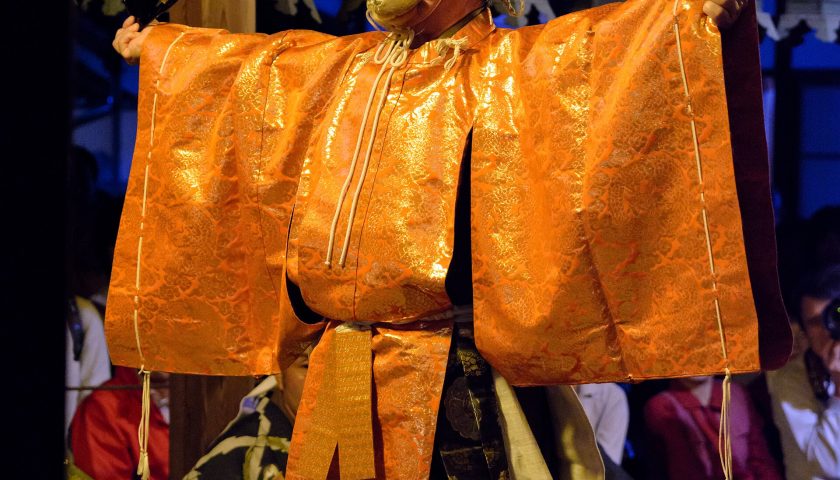 奈良県の絶景スポット「奈良豆比古神社の翁舞」