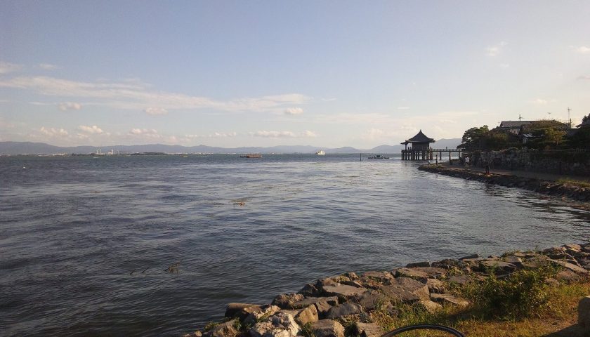 滋賀県の絶景スポット「浮御堂」