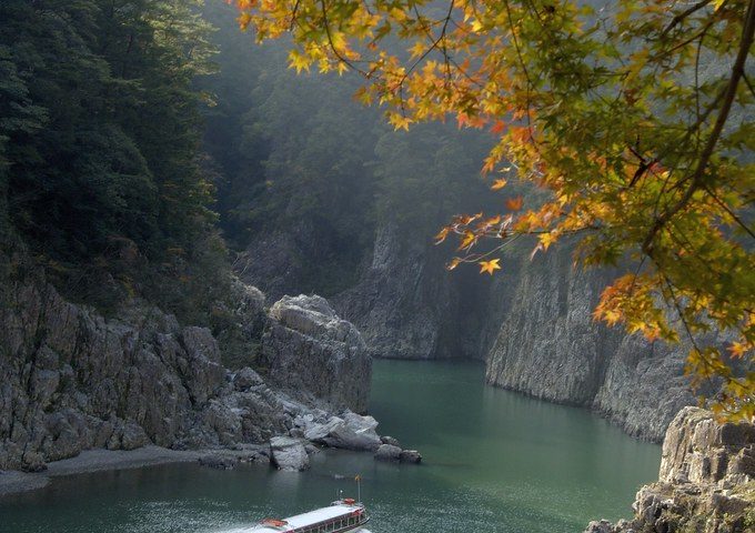 奈良県の絶景スポット「瀞峡」