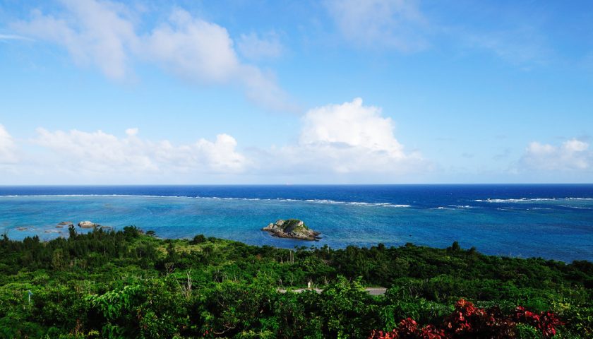 沖縄県の絶景スポット「玉取崎展望台」