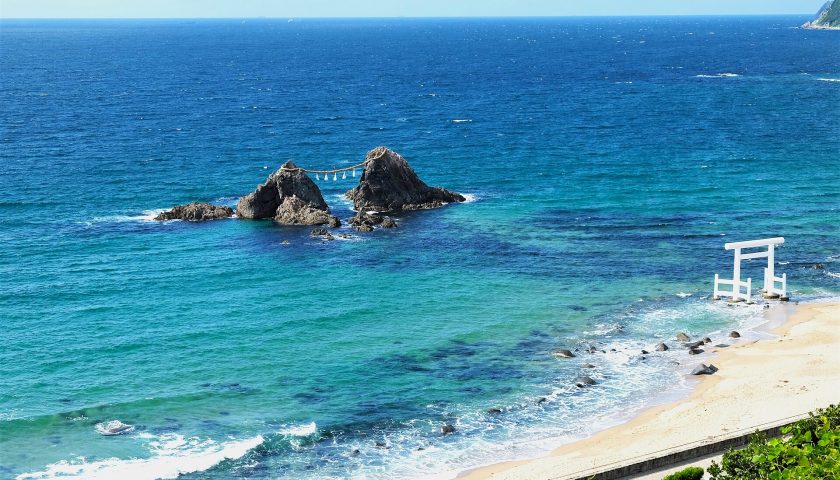 福岡県の絶景スポット「桜井二見ヶ浦」