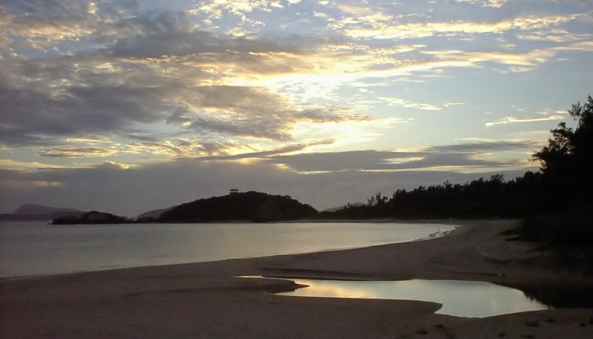沖縄県の絶景スポット「阿波連ビーチ」