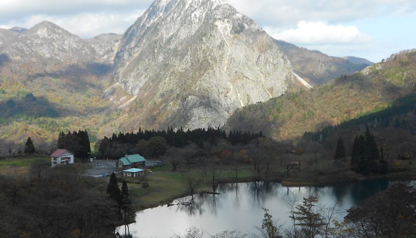新潟県の絶景スポット「高浪の池」